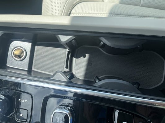 2024 Volvo XC60 Recharge Plug-In Hybrid Ultimate Dark Theme in Hoover, AL - Royal Automotive