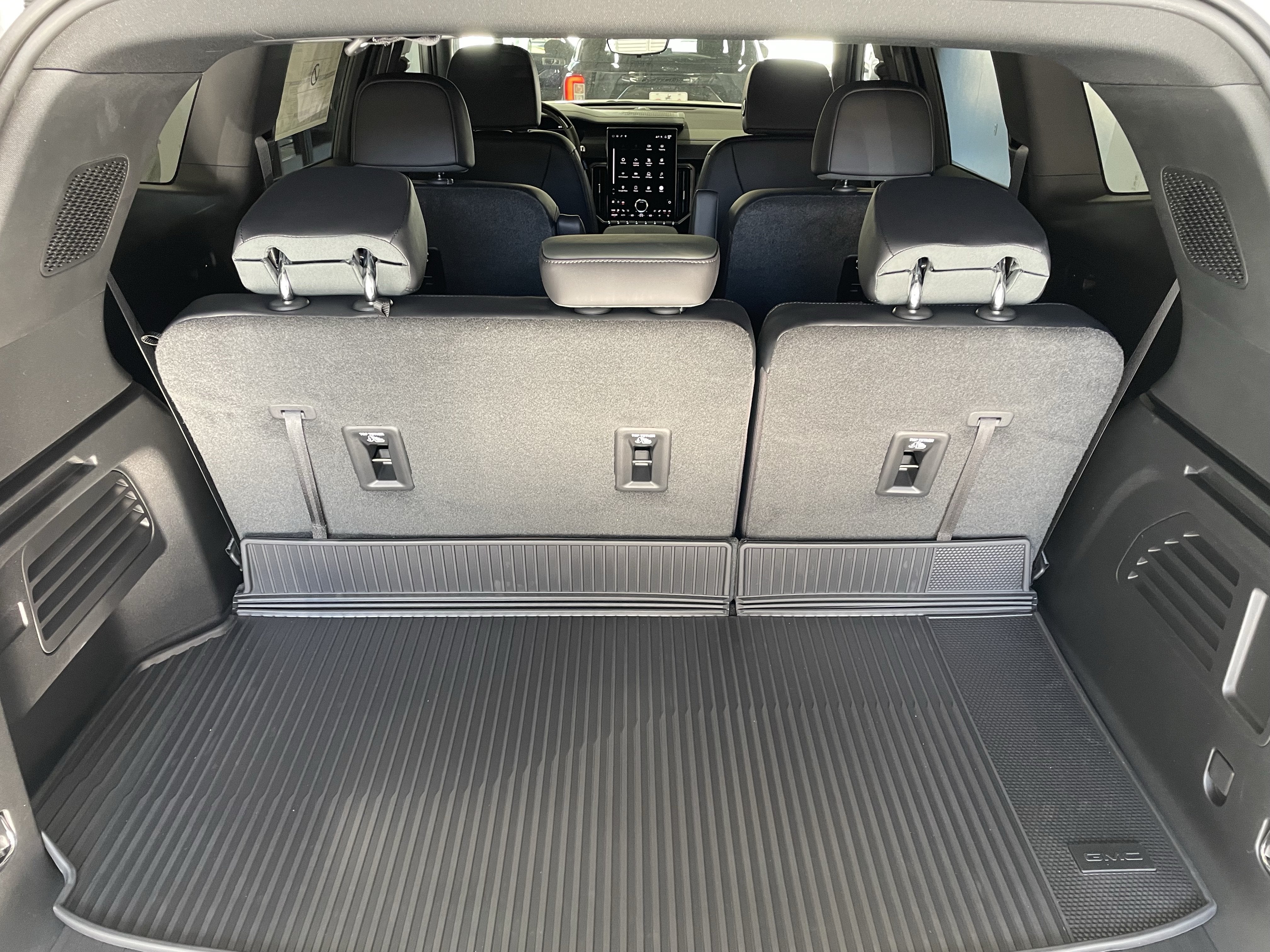 2027 GMC Acadia AT4