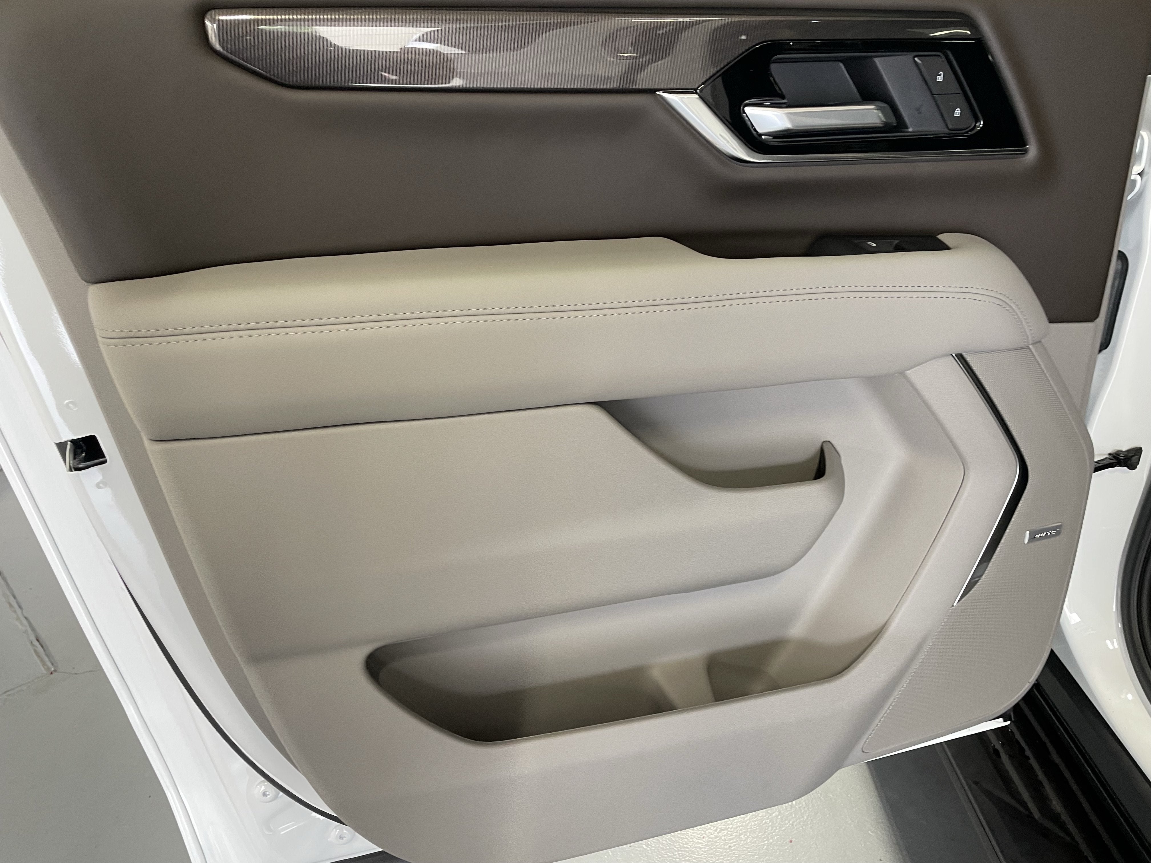2026 GMC Yukon XL Elevation - Photo 12