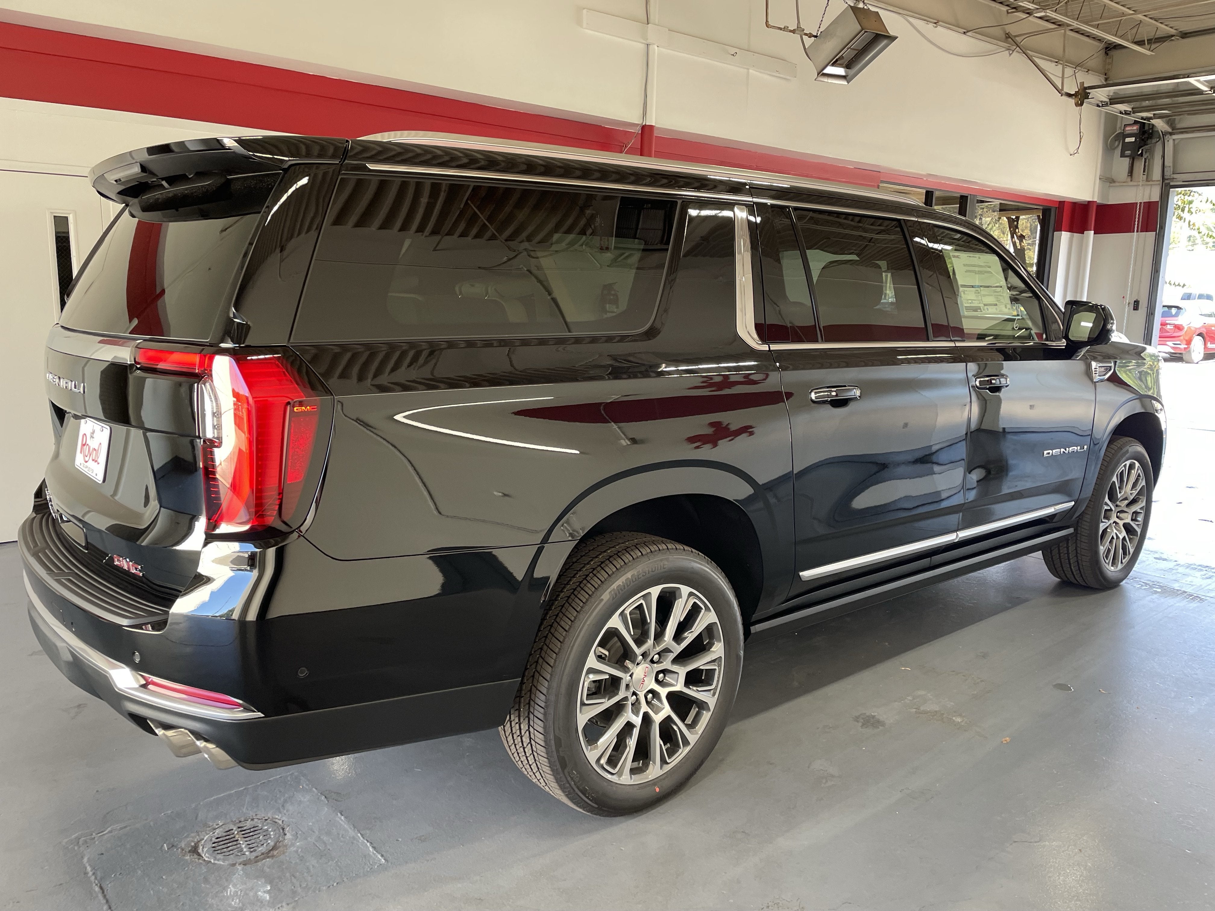 2027 GMC Yukon XL Denali