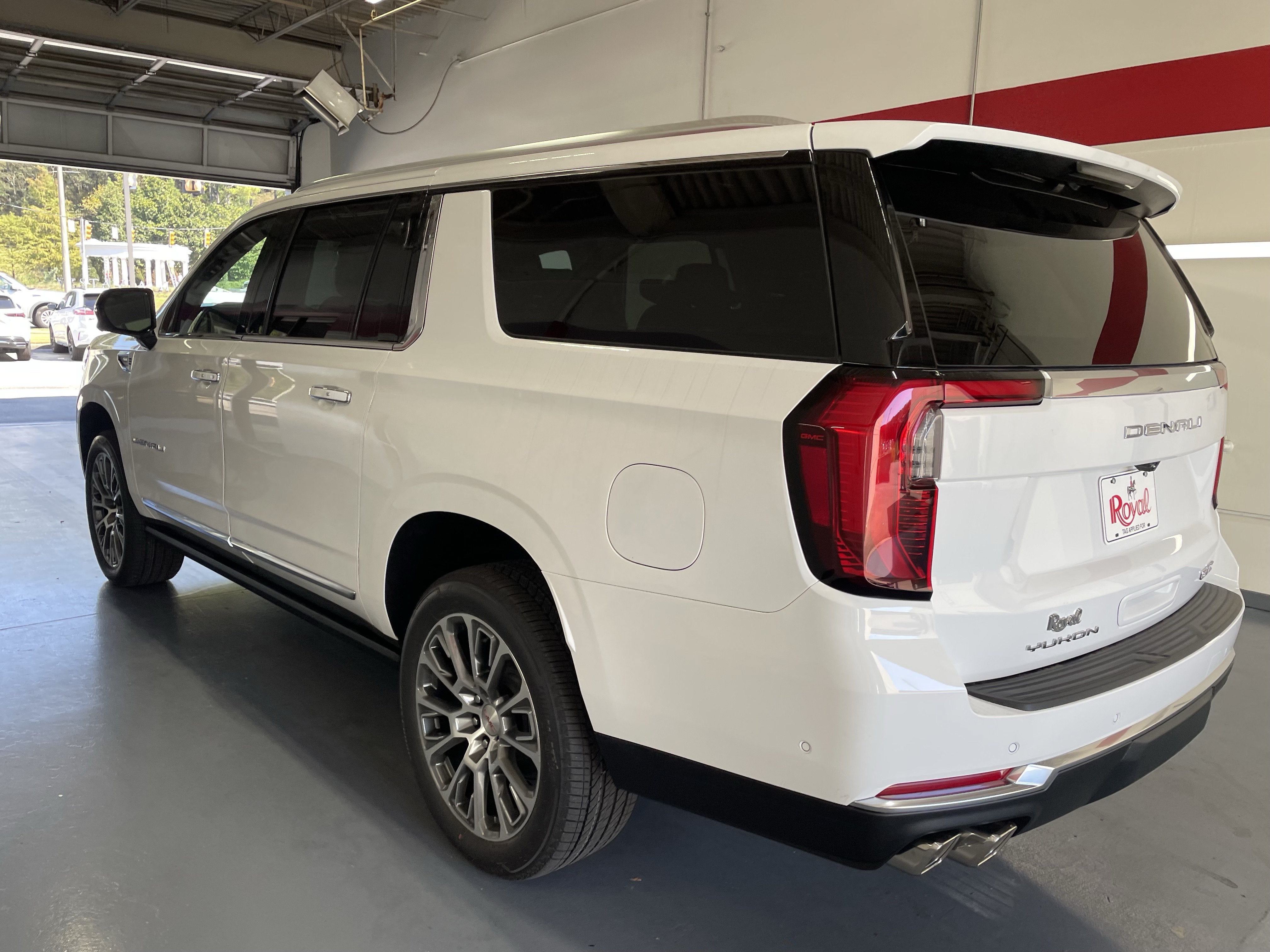 2027 GMC Yukon XL Denali