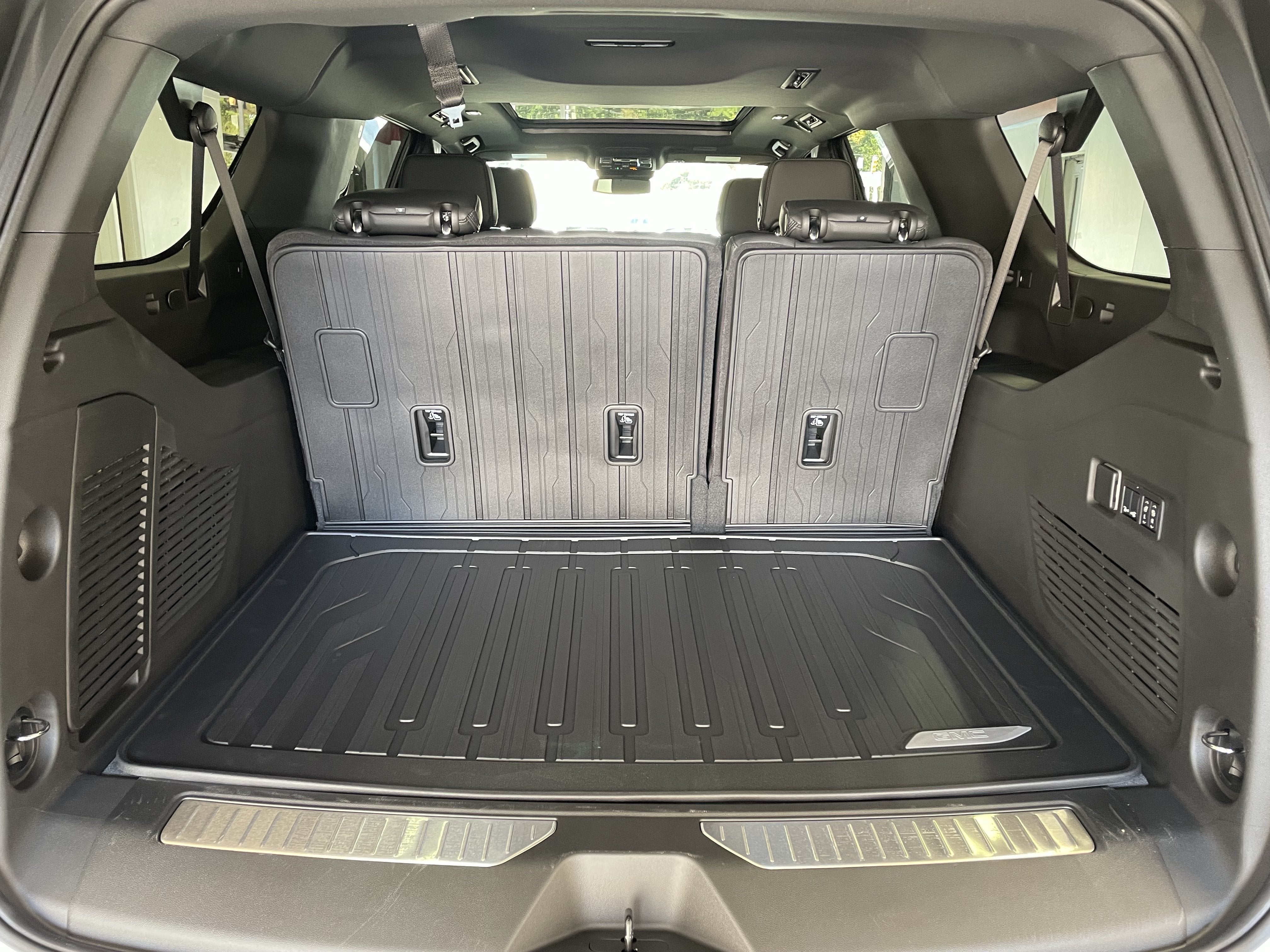 2027 GMC Yukon XL Denali
