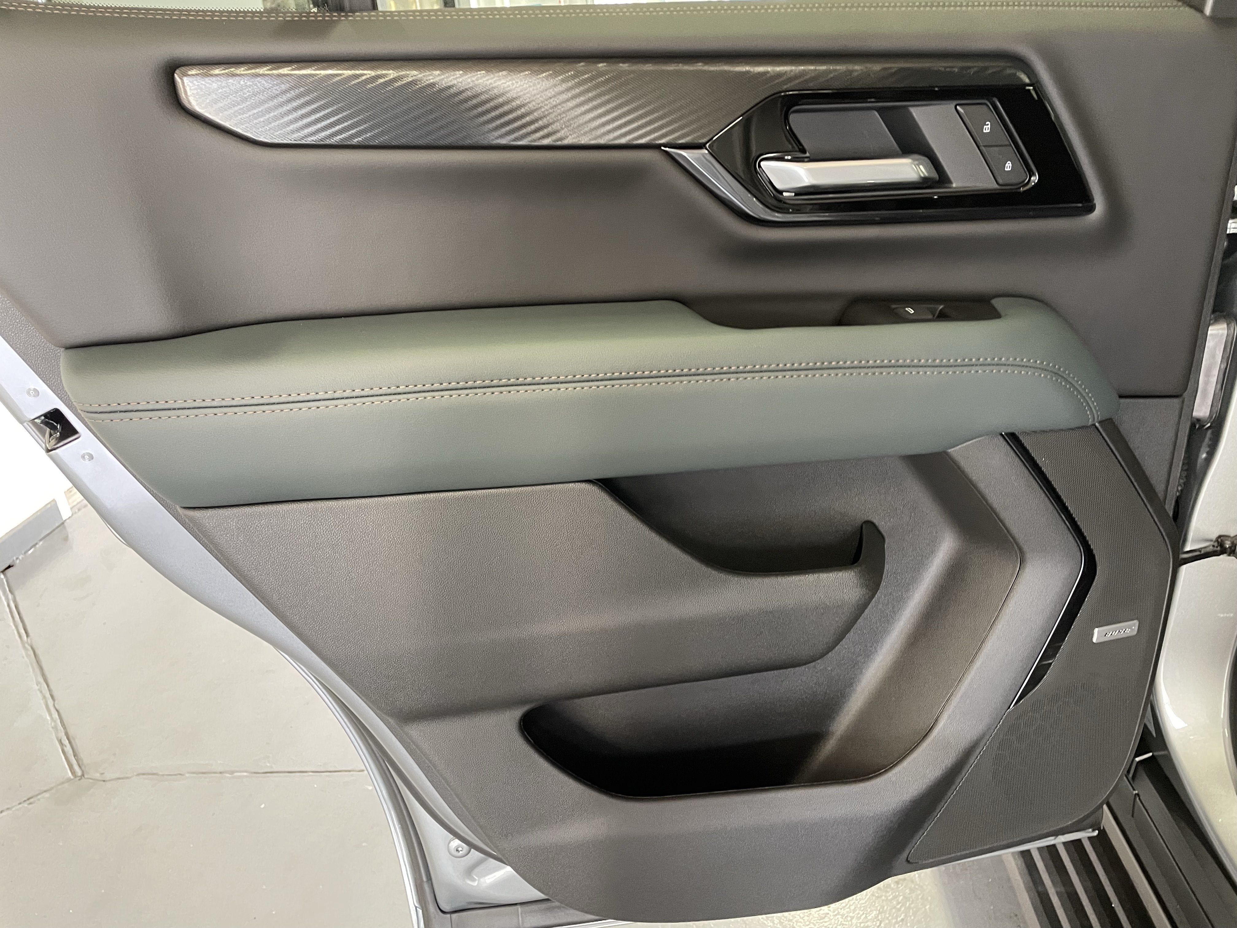2027 GMC Yukon AT4 - Photo 13