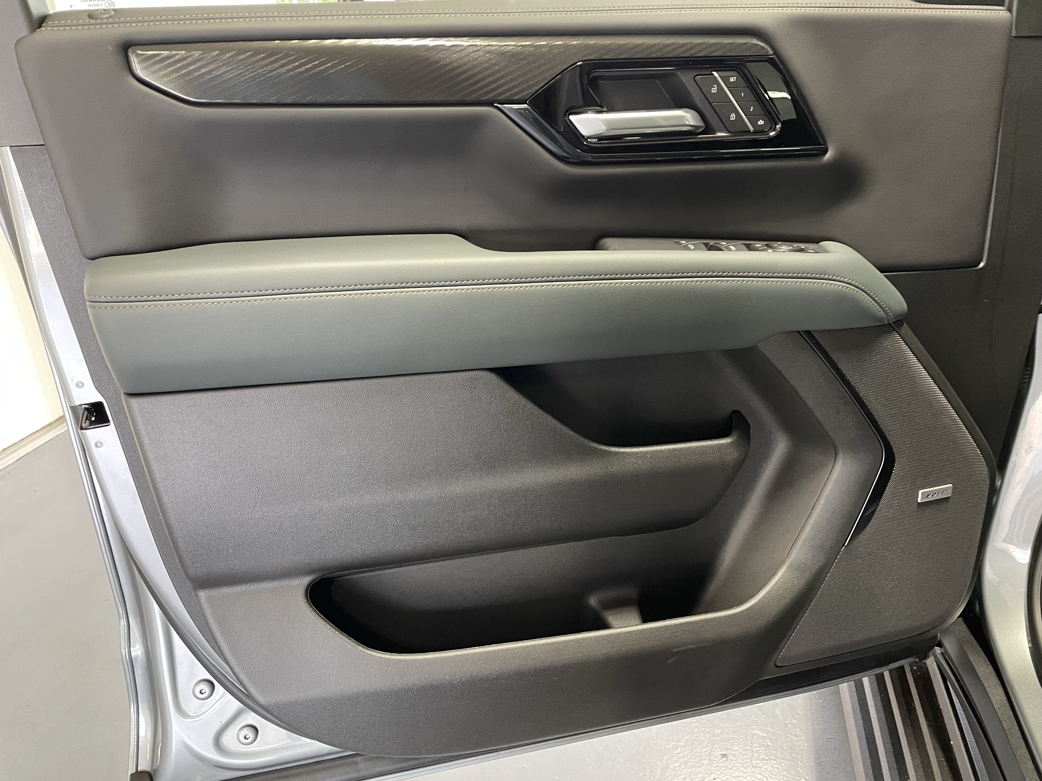 2027 GMC Yukon AT4 - Photo 16