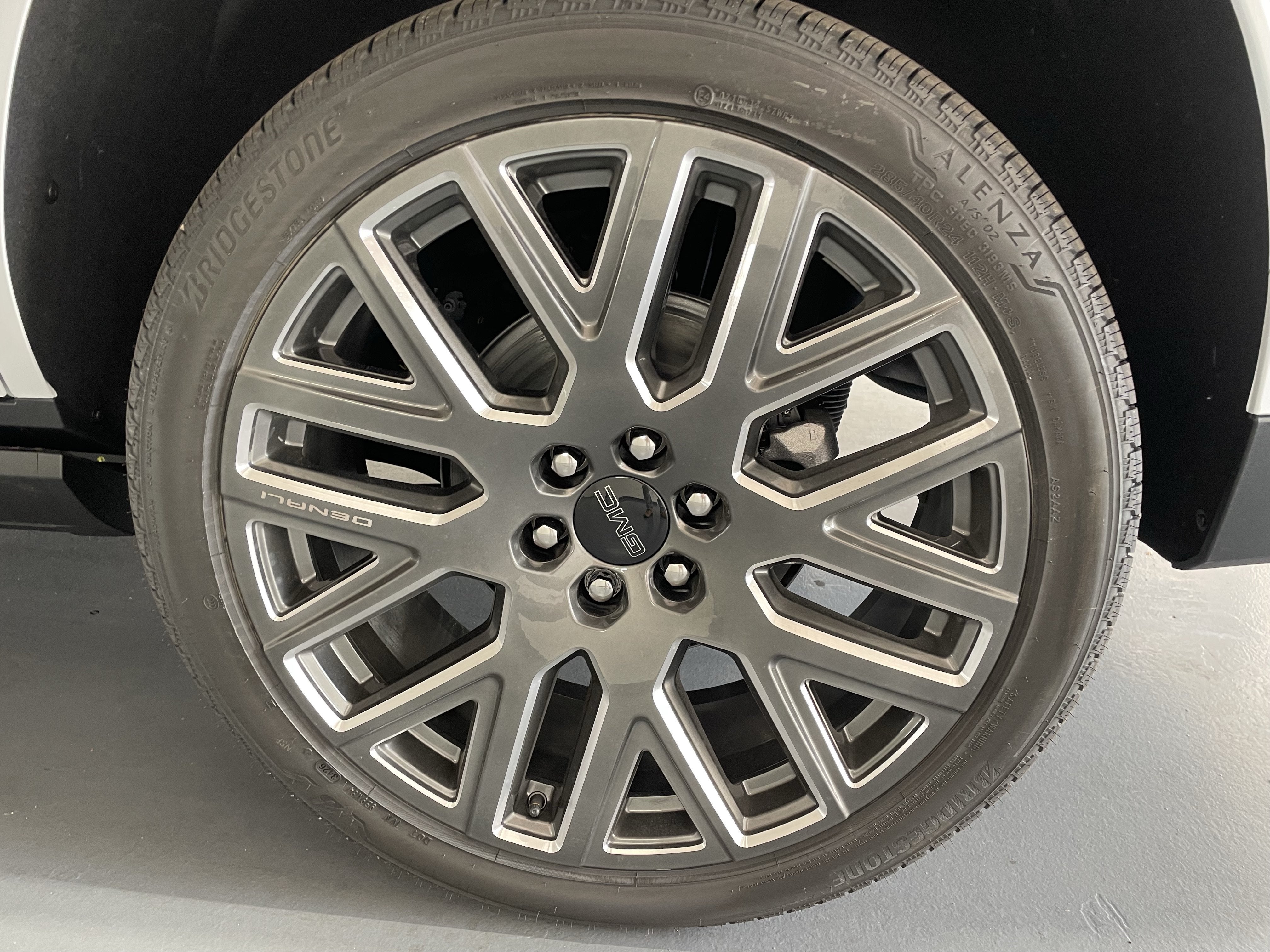 2027 GMC Yukon Denali Ultimate