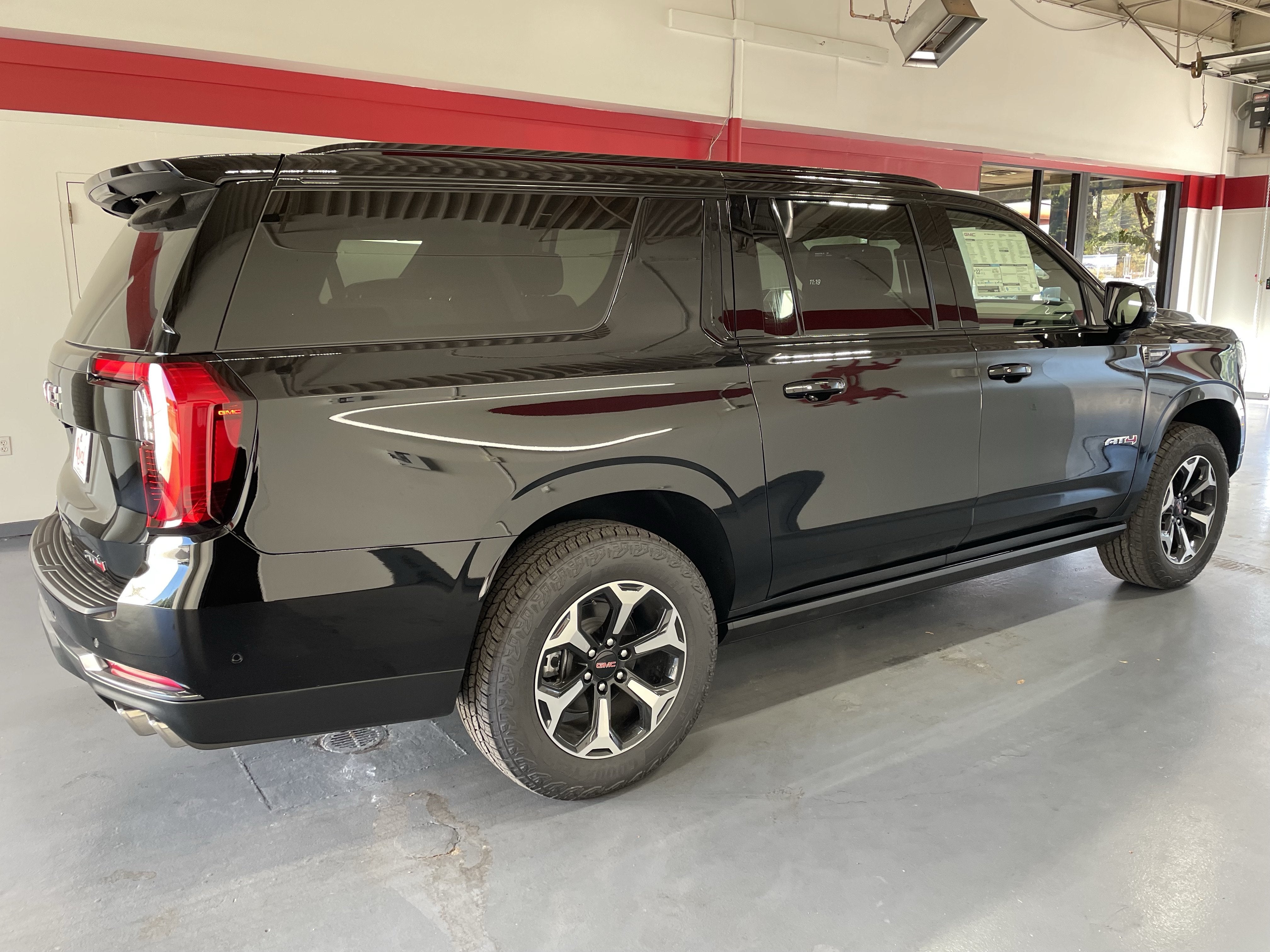 2027 GMC Yukon XL AT4