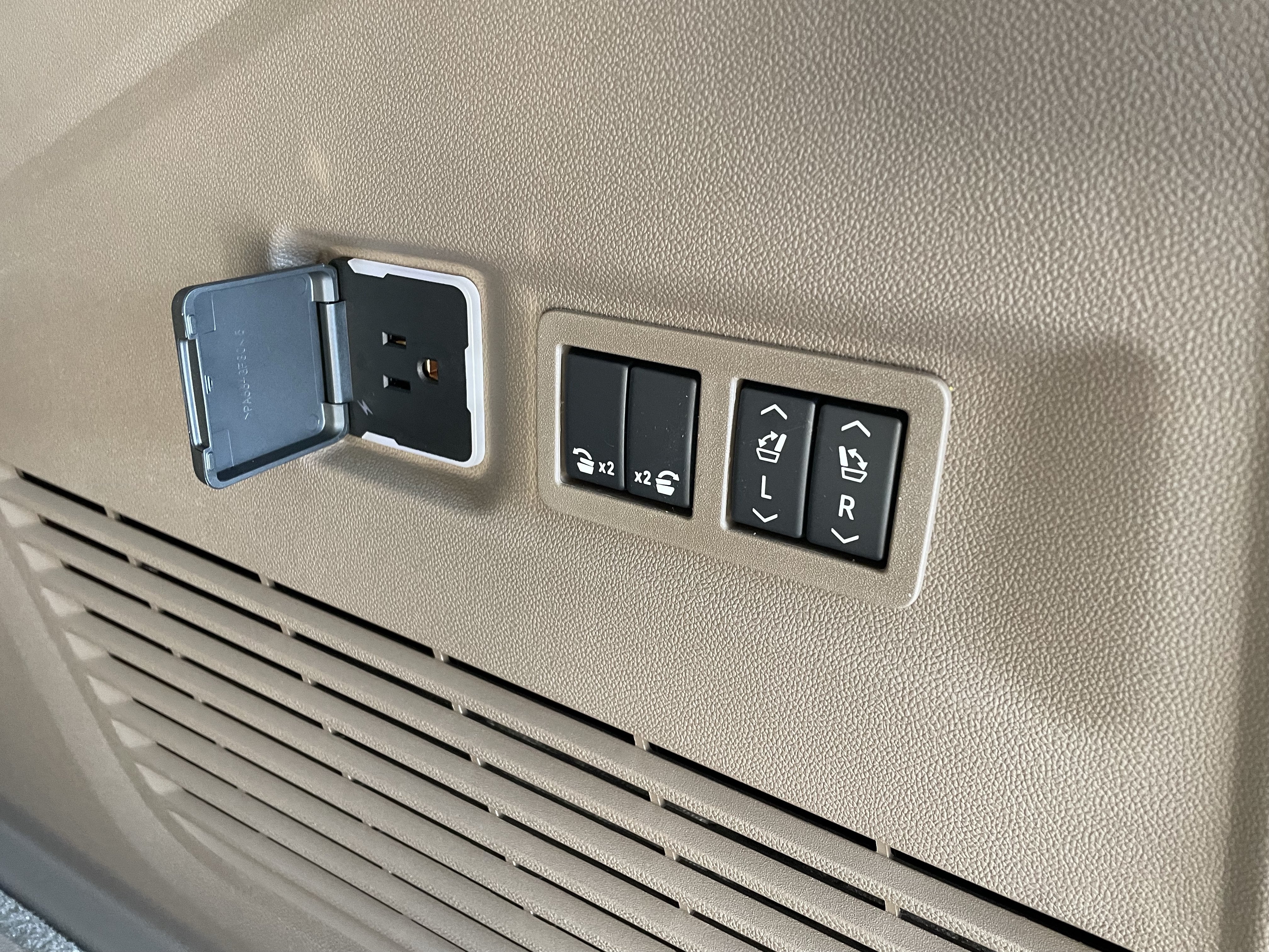 2027 GMC Yukon XL Denali