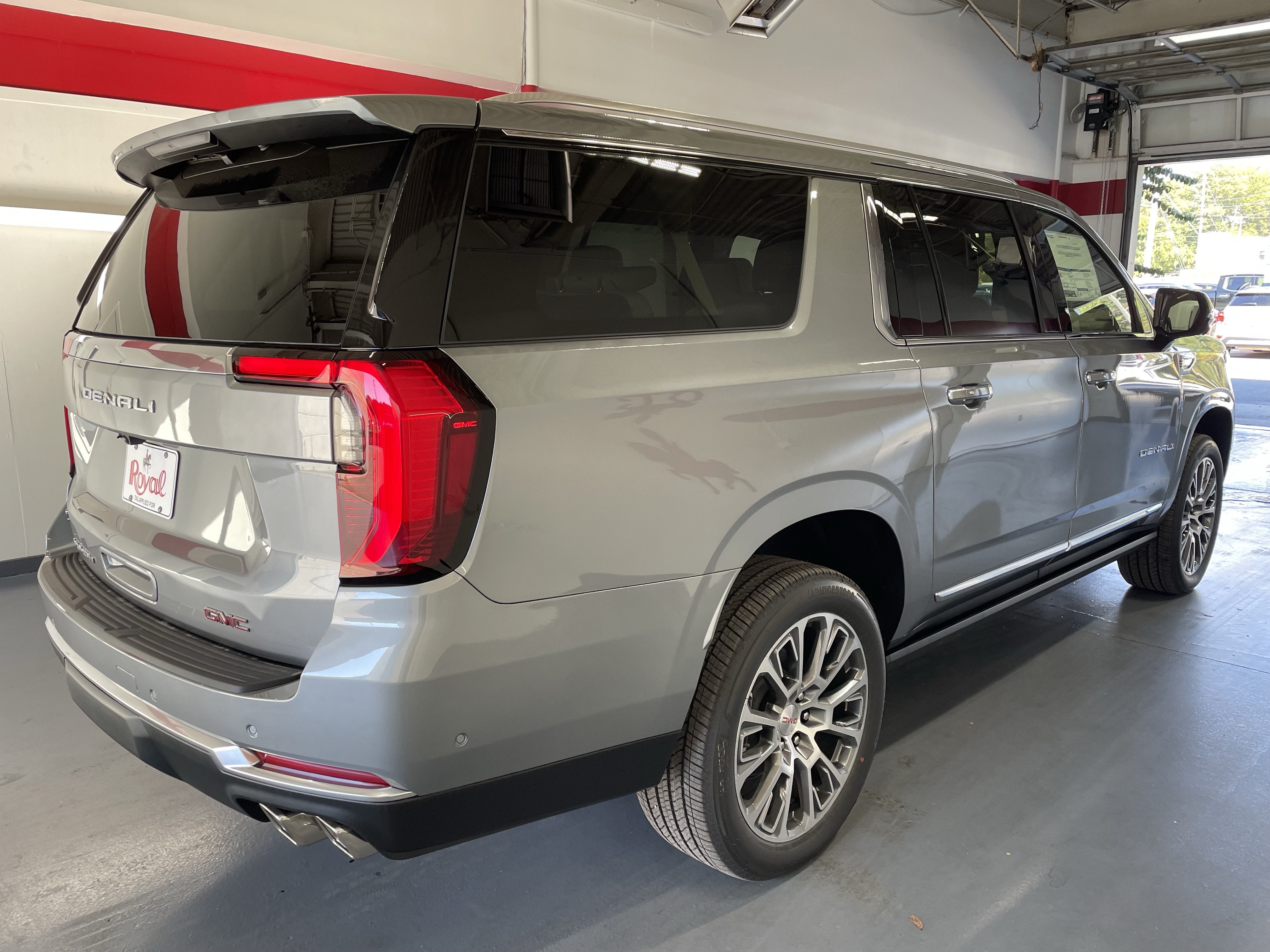 2027 GMC Yukon XL Denali