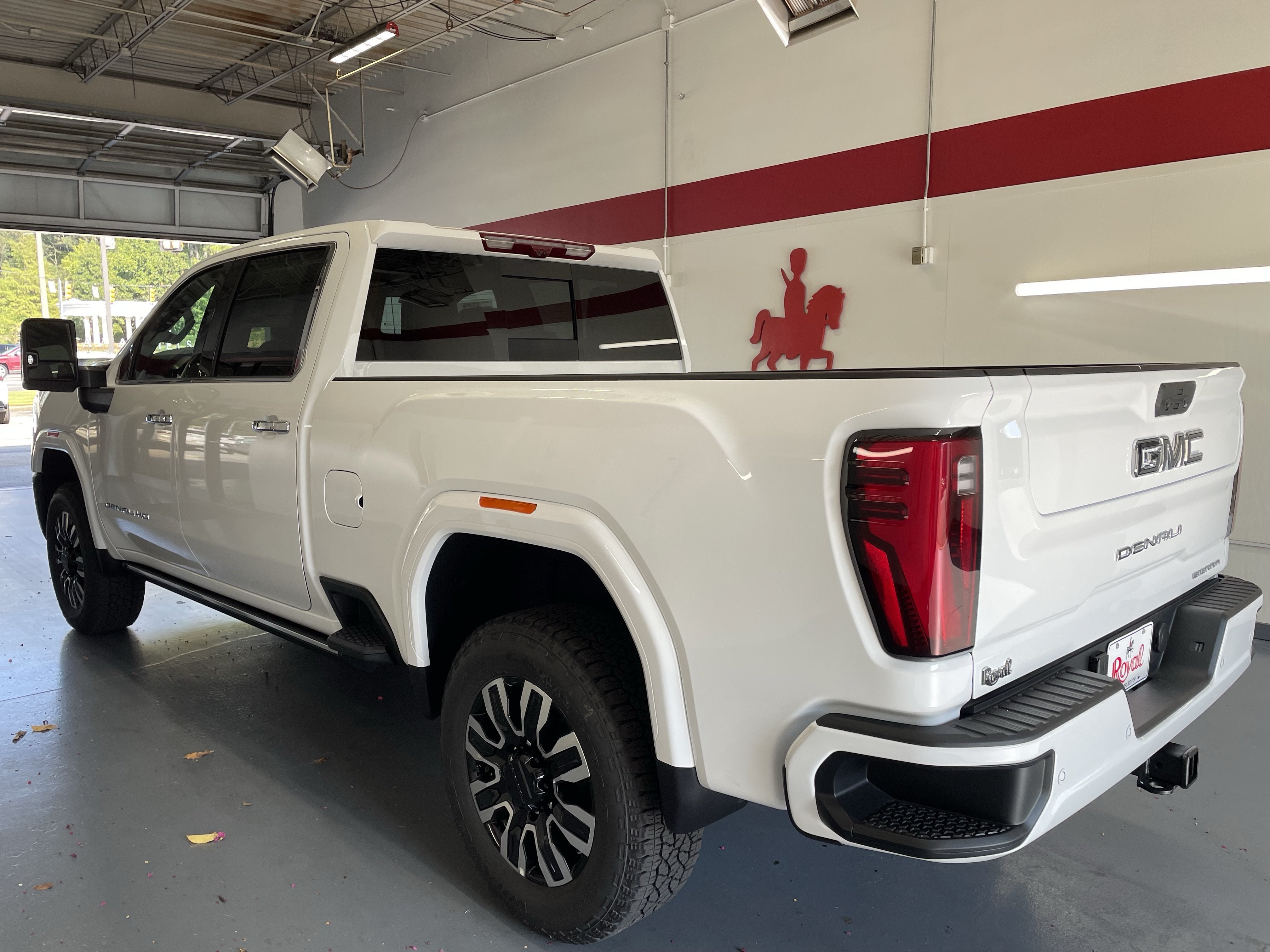 2026 GMC Sierra 2500HD Denali Ultimate - Photo 6