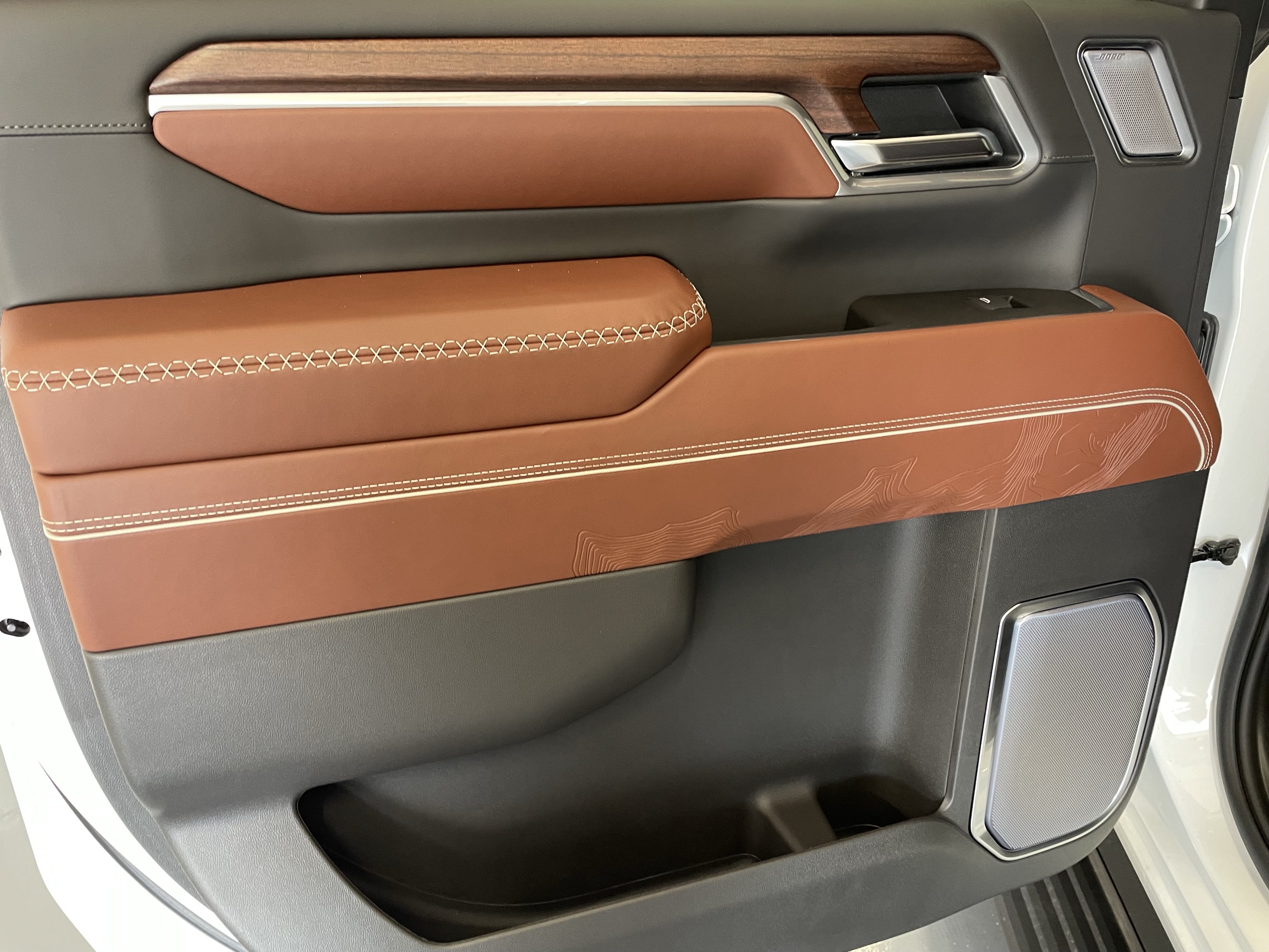 2026 GMC Sierra 2500HD Denali Ultimate - Photo 9