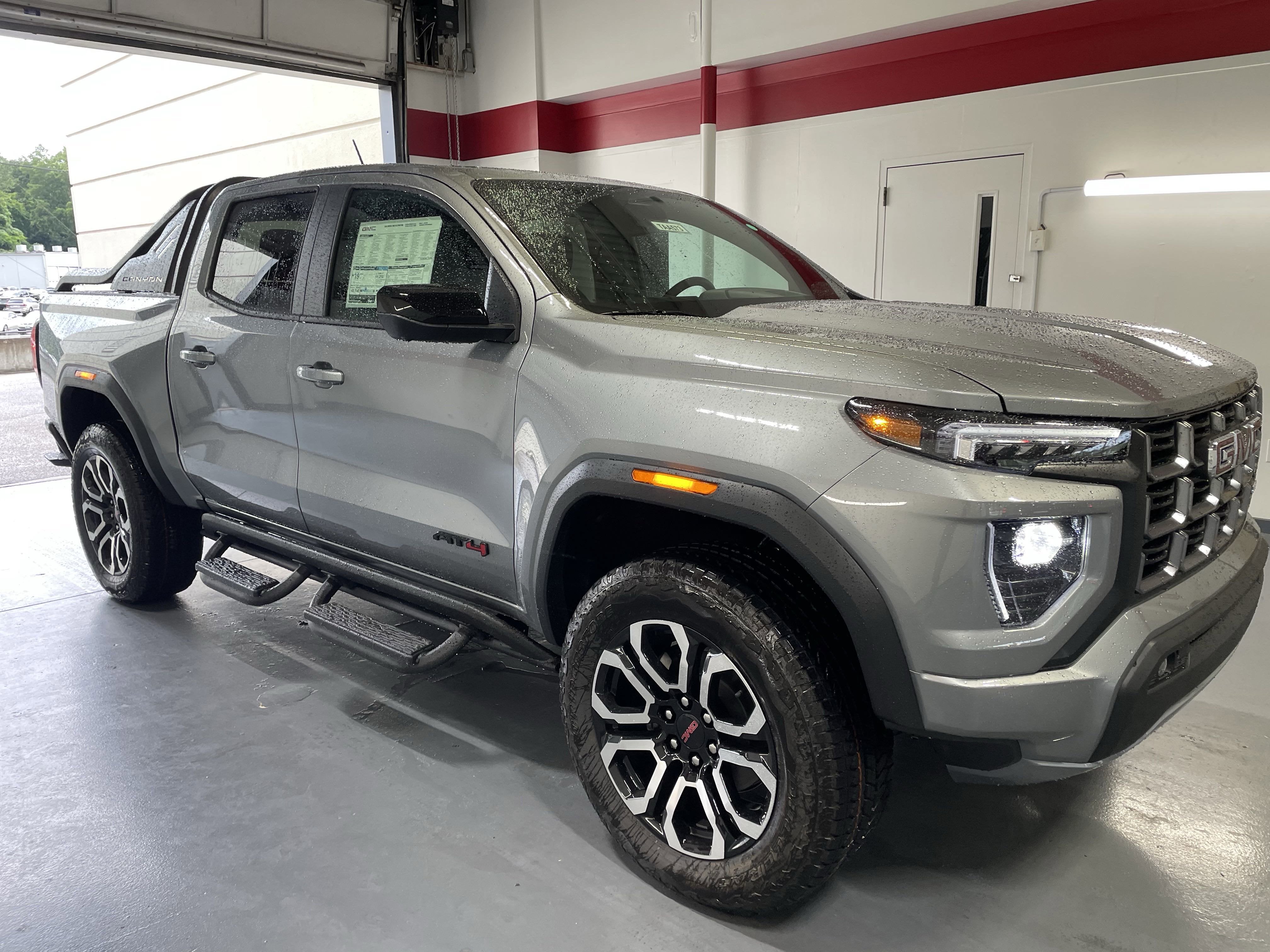 2025 GMC Canyon AT4