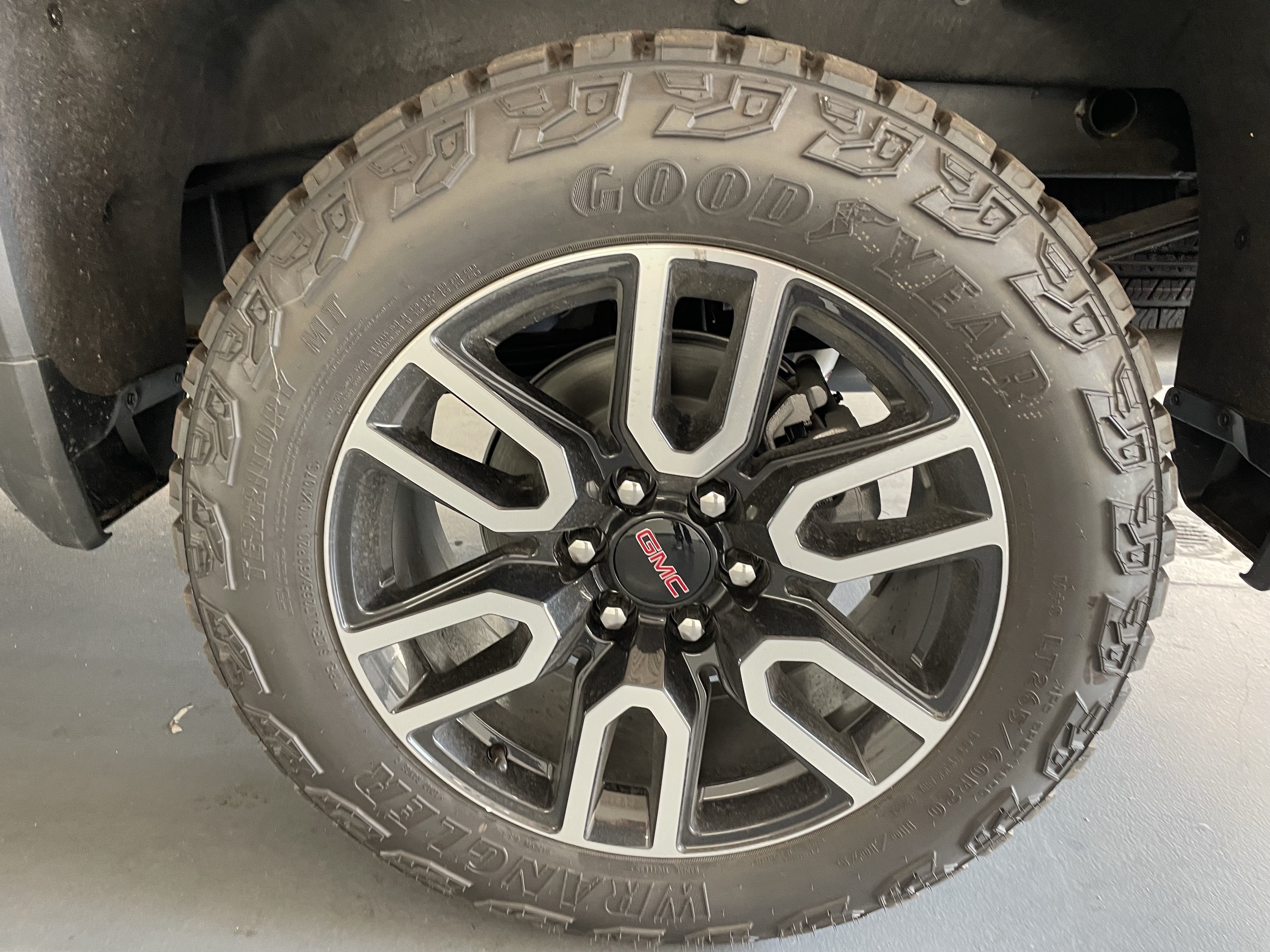 2026 GMC Sierra 1500 AT4 - Photo 6