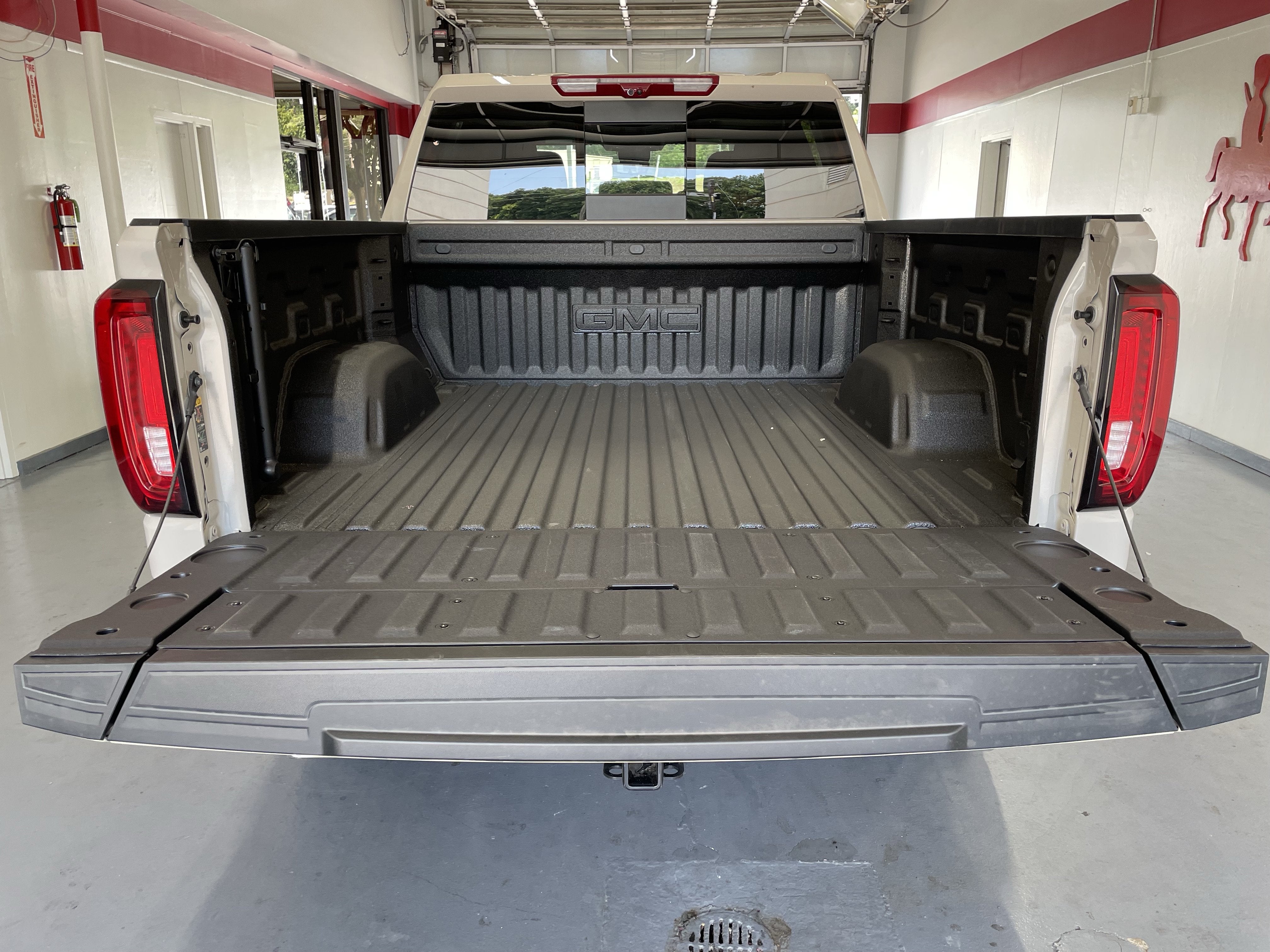 2026 GMC Sierra 1500 AT4 - Photo 7