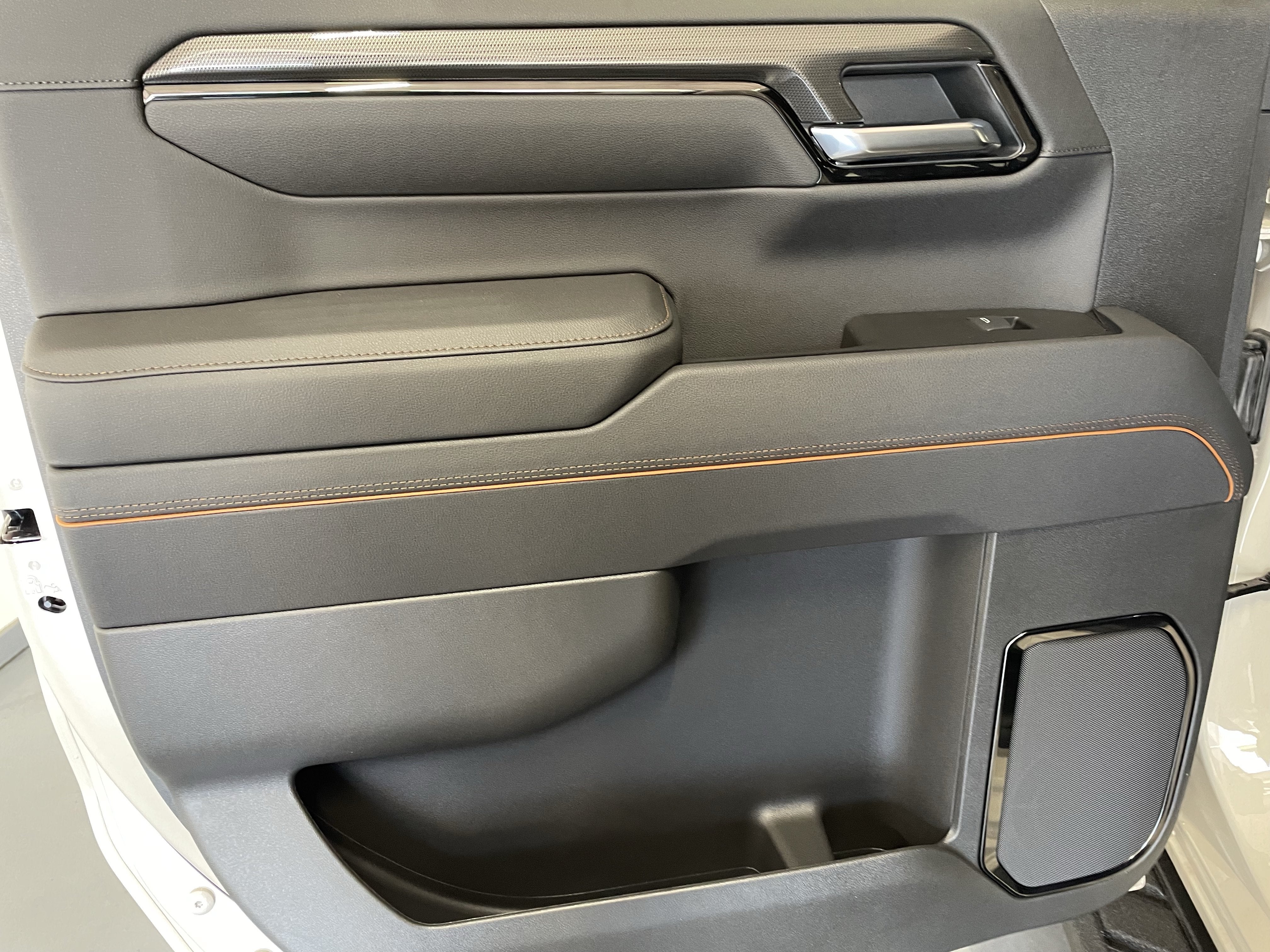 2026 GMC Sierra 1500 AT4 - Photo 8