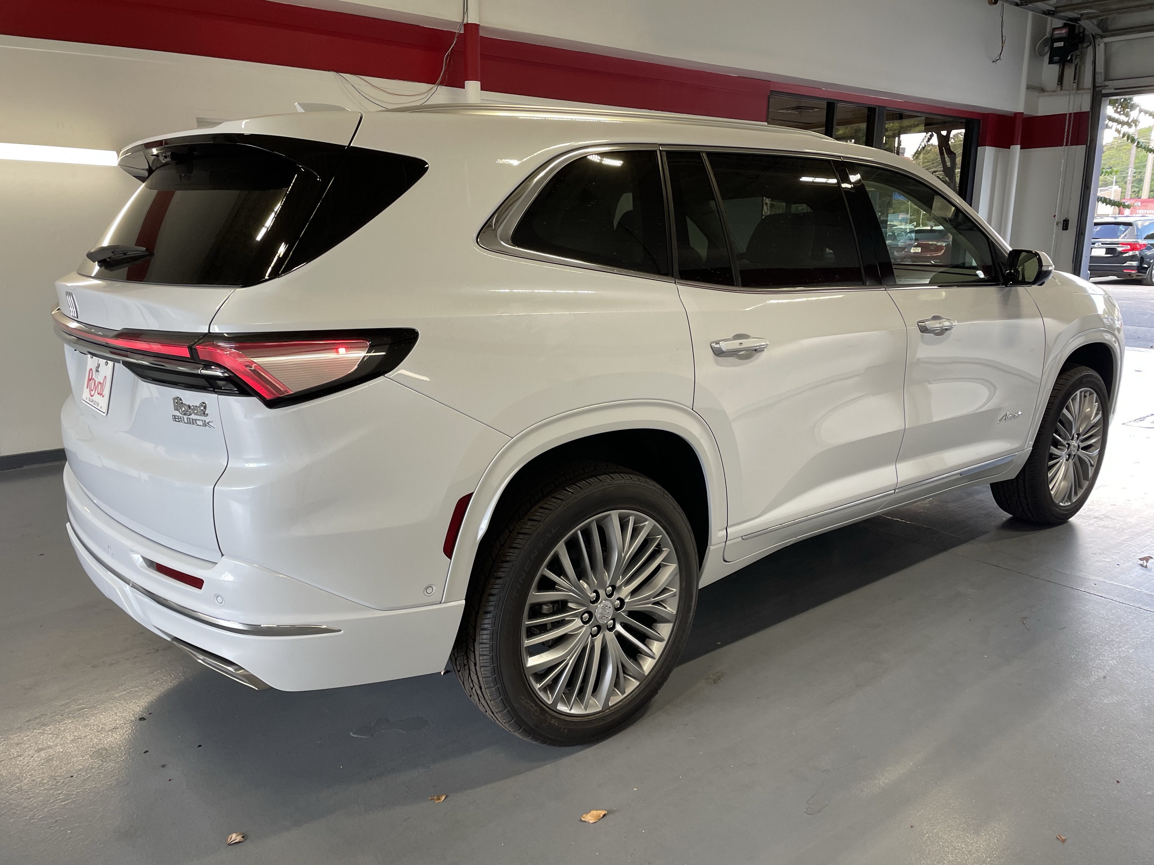 2027 Buick Enclave Avenir