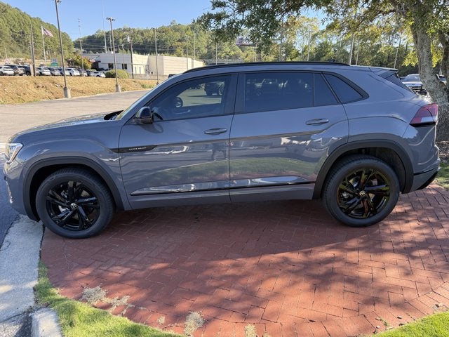 2026 Volkswagen Atlas Cross Sport 2.0T SEL R-Line Black