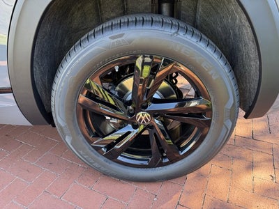 2026 Volkswagen Atlas Cross Sport 2.0T SEL R-Line Black