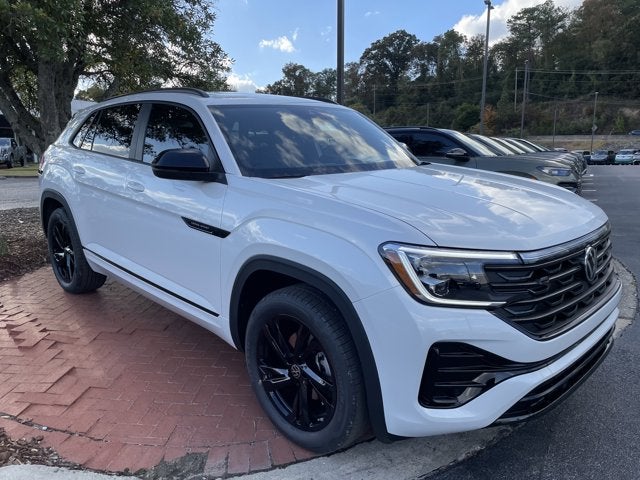 2026 Volkswagen Atlas Cross Sport 2.0T SEL R-Line Black