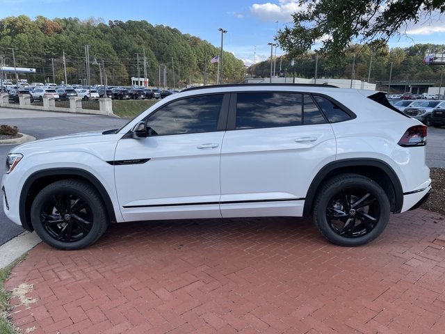 2026 Volkswagen Atlas Cross Sport 2.0T SEL R-Line Black