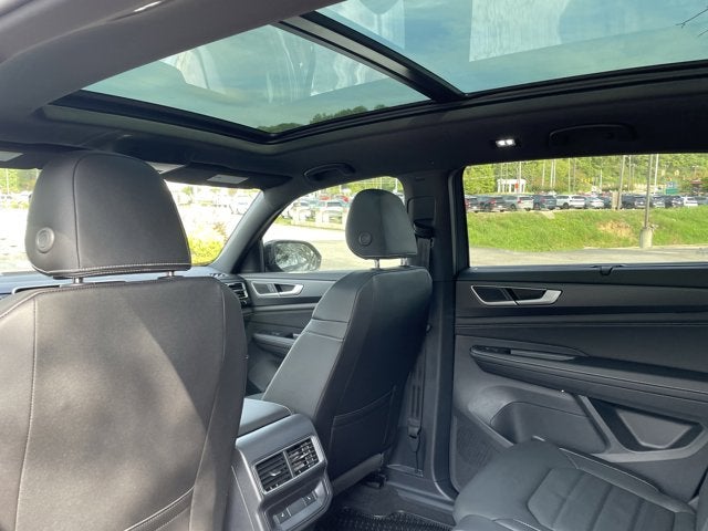 2026 Volkswagen Atlas Cross Sport 2.0T SEL R-Line Black