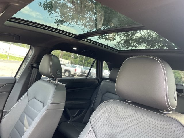 2026 Volkswagen Atlas Cross Sport 2.0T SEL R-Line Black