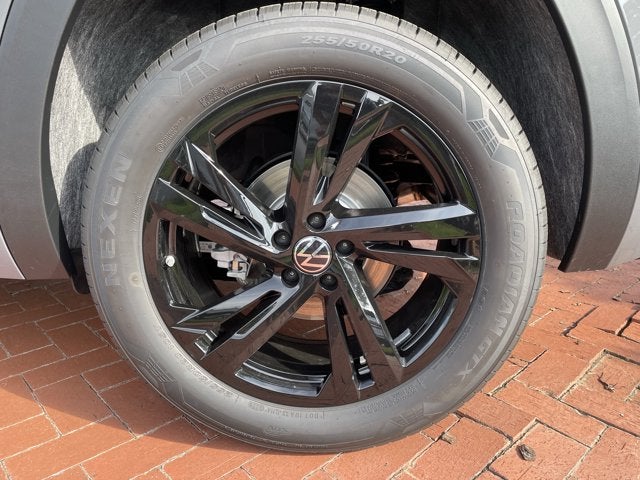 2026 Volkswagen Atlas Cross Sport 2.0T SEL R-Line Black