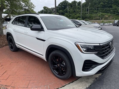 2026 Volkswagen Atlas Cross Sport 2.0T SEL R-Line Black