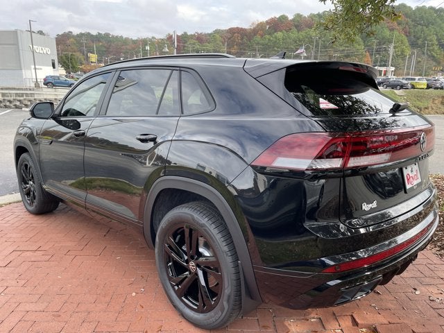 2026 Volkswagen Atlas Cross Sport 2.0T SEL R-Line Black