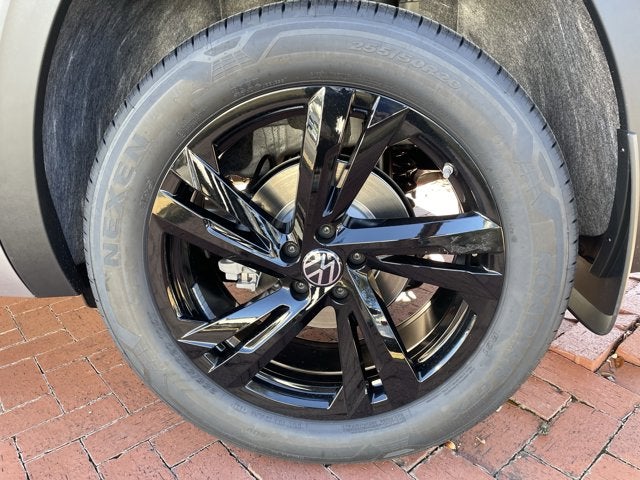 2026 Volkswagen Atlas Cross Sport 2.0T SEL R-Line Black