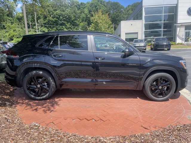 2026 Volkswagen Atlas Cross Sport 2.0T SEL R-Line Black