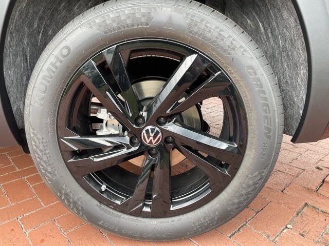 2026 Volkswagen Atlas Cross Sport 2.0T SEL R-Line Black