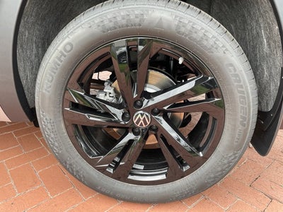 2026 Volkswagen Atlas Cross Sport 2.0T SEL R-Line Black