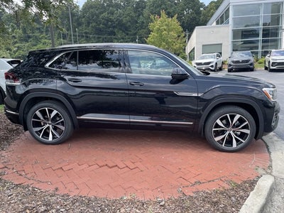 2026 Volkswagen Atlas Cross Sport 2.0T SEL Premium R-Line