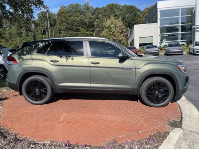2026 Volkswagen Atlas Cross Sport 2.0T SE w/Technology