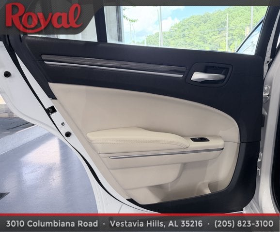 2017 Chrysler 300 Limited