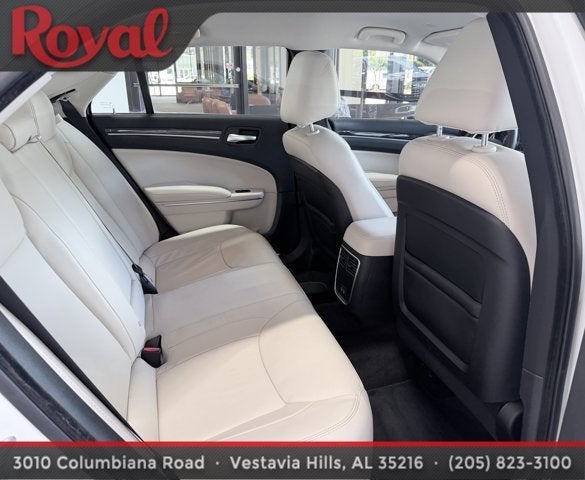 2017 Chrysler 300 Limited
