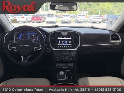 2017 Chrysler 300 Limited