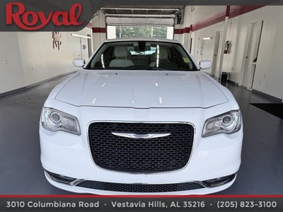 2017 Chrysler 300 Limited