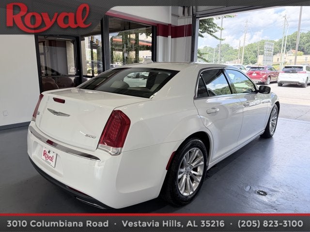 2017 Chrysler 300 Limited