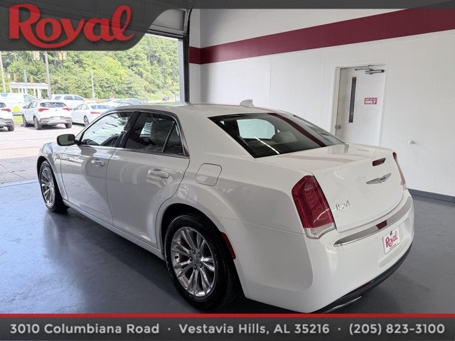 2017 Chrysler 300 Limited