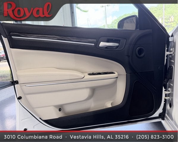 2017 Chrysler 300 Limited