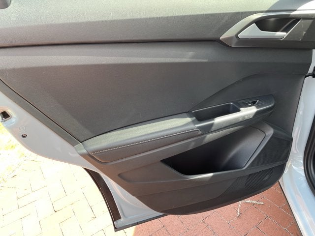 2026 Volkswagen Taos SE Black