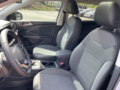 2026 Volkswagen Taos SE Black