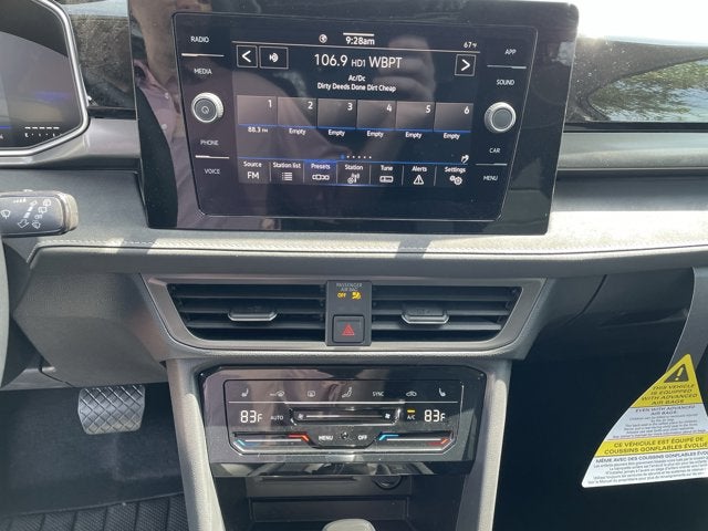 2026 Volkswagen Taos SE Black