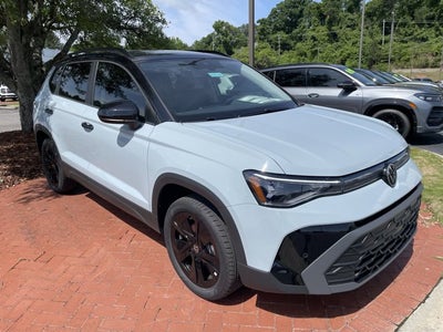 2026 Volkswagen Taos SE Black