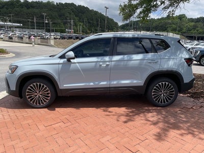 2026 Volkswagen Taos SE