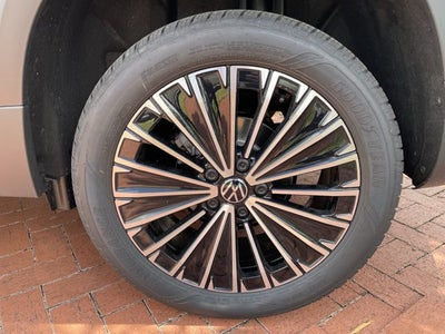 2026 Volkswagen Taos SE