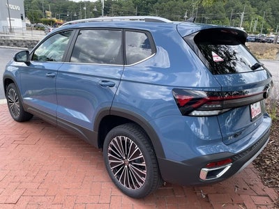 2026 Volkswagen Taos SE