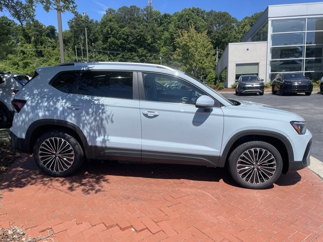 2026 Volkswagen Taos SE