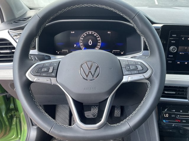 2025 Volkswagen Taos SE